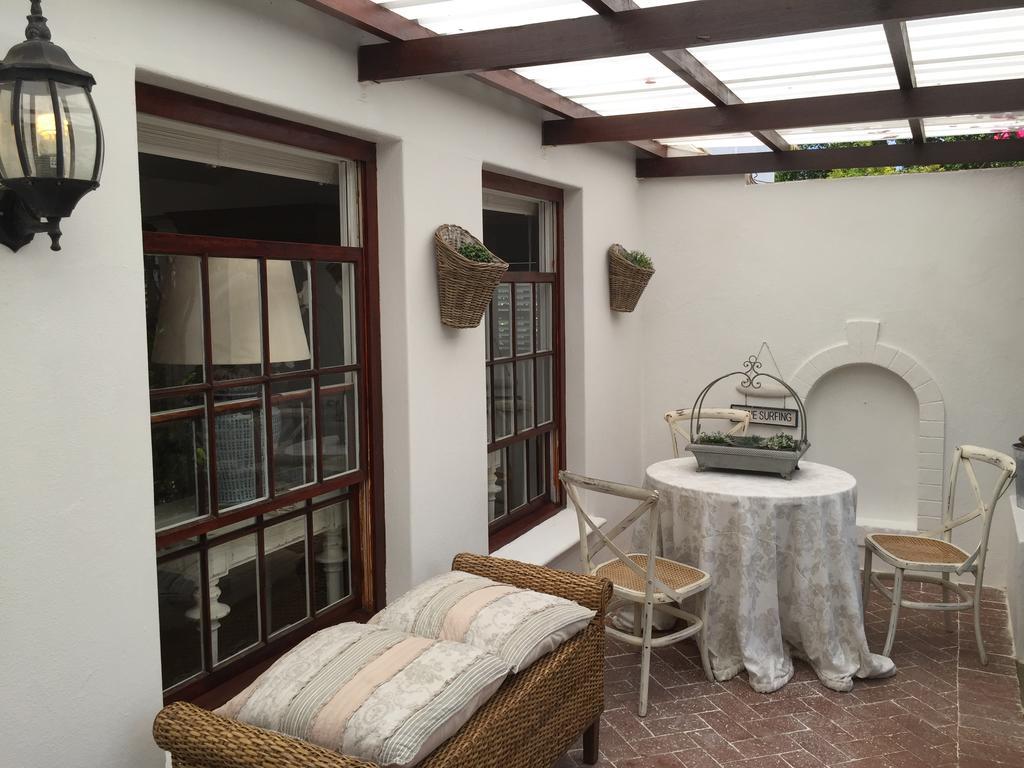The White Manor Bed & Breakfast Cape Town Room photo