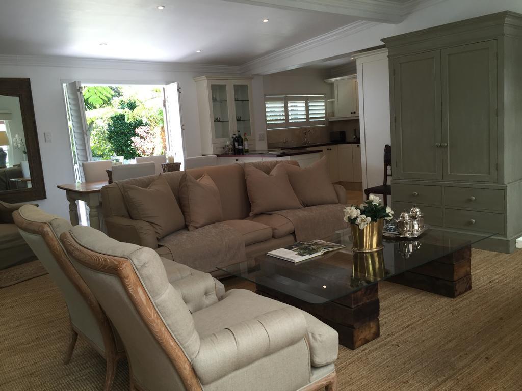 The White Manor Bed & Breakfast Cape Town Room photo